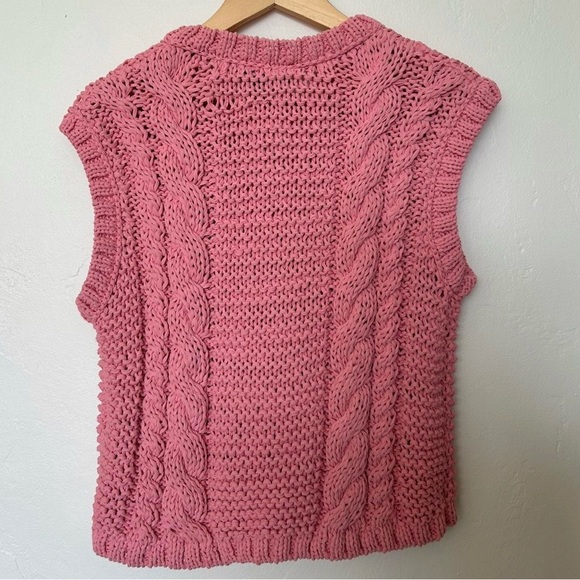 Blogger Fave!  Zara Pink Flower Snap Button Knit Vest Top Floral - Picture 7 of 12